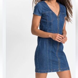 G by Guess 1/2 Zip-Front Chambray Denim Short Sleeve Dress